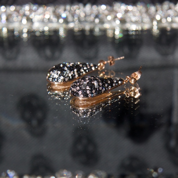 Gorgeous 18kt Gold Dipped Swarovski Earrings - Picture 7 of 8